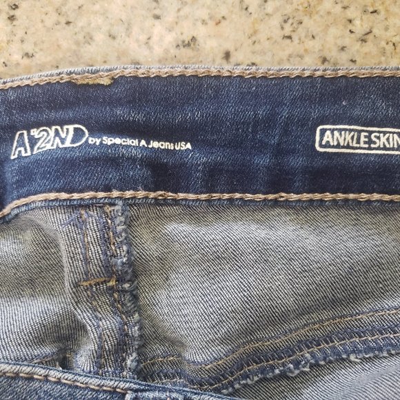 A'2nd by Special A Jeans skinny medium-wash distressed jeans Size 5 - Picture 7 of 7